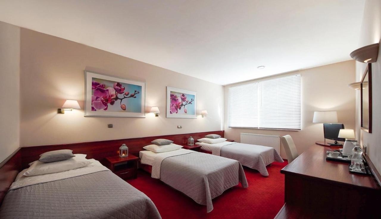 Hotel Sara Koło Eksteriør bilde