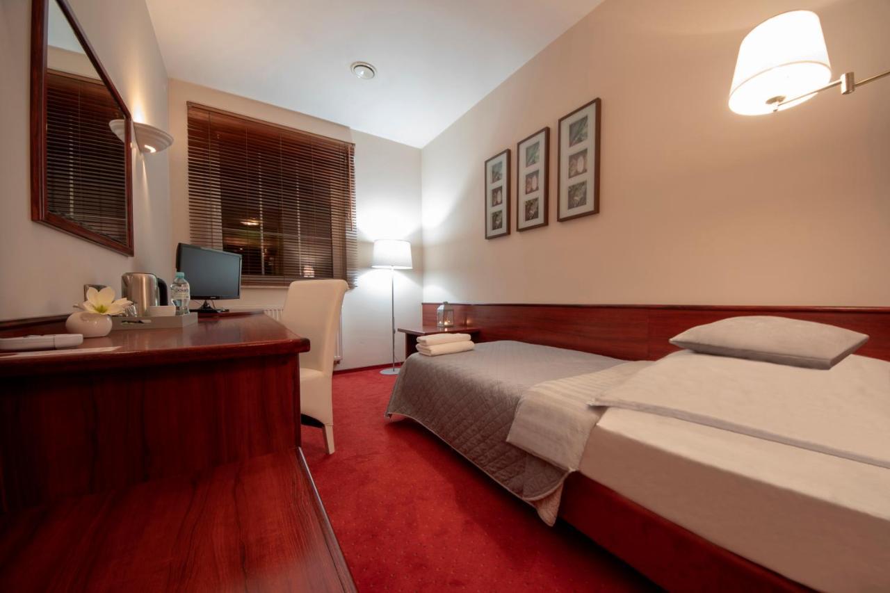Hotel Sara Koło Eksteriør bilde